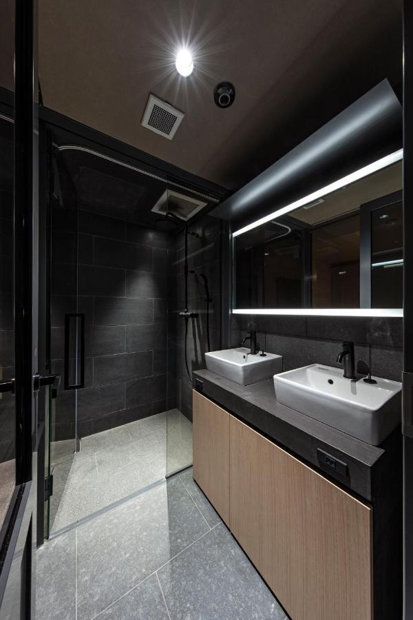 Hotel Tou Nishinotoin Kyoto Exteriör bild